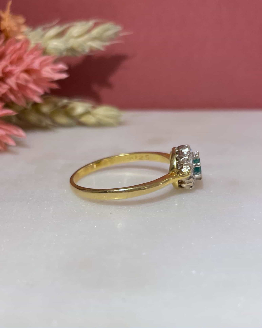 Bague Marguerite Émeraude &amp; Diamants &quot;Amelia&quot; - Elliade Paris