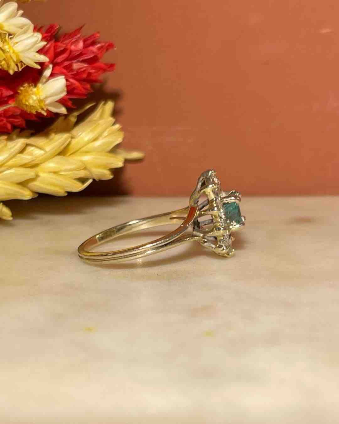 Bague Marguerite Emeraude &amp; Diamants "Andy" - Elliade Paris