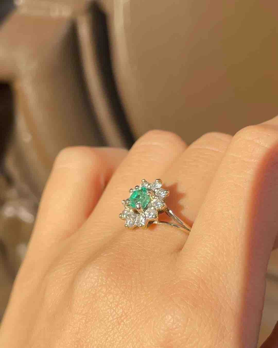 Bague Marguerite Emeraude &amp; Diamants "Andy" - Elliade Paris