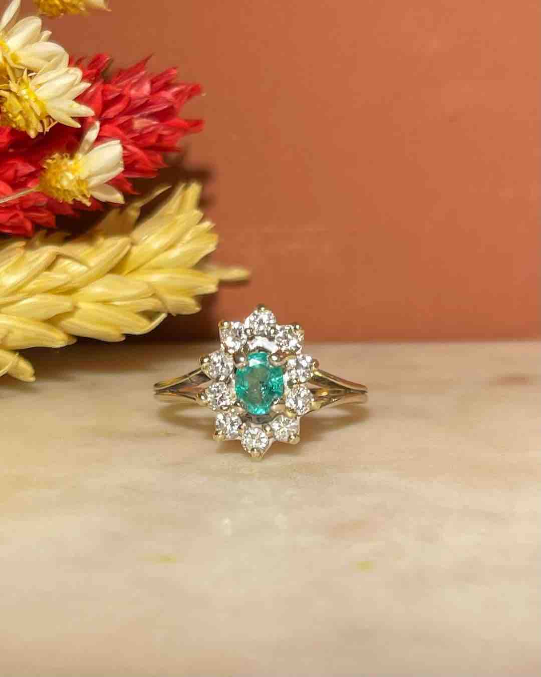 Bague Marguerite Emeraude &amp; Diamants "Andy" - Elliade Paris