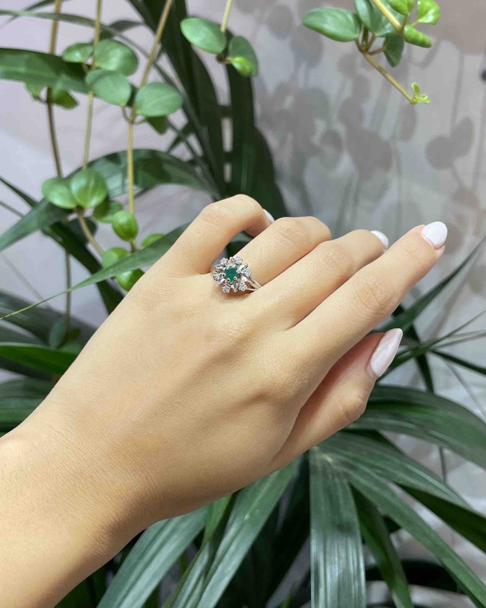 Bague Marguerite Émeraude &amp; Diamants "Annaëlle" - Elliade Paris