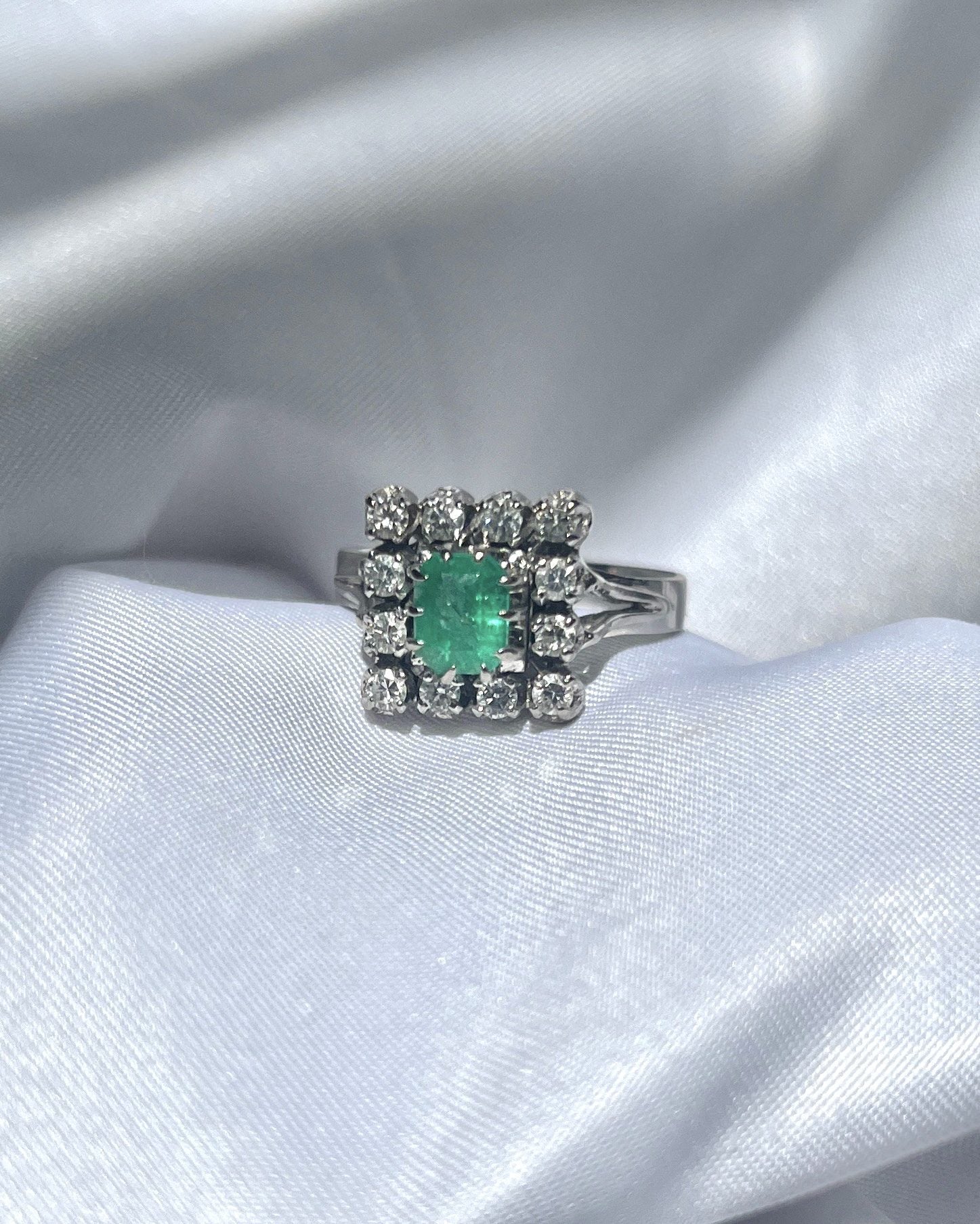 Bague Marguerite émeraude &amp; diamants "Annouk" - Elliade Paris