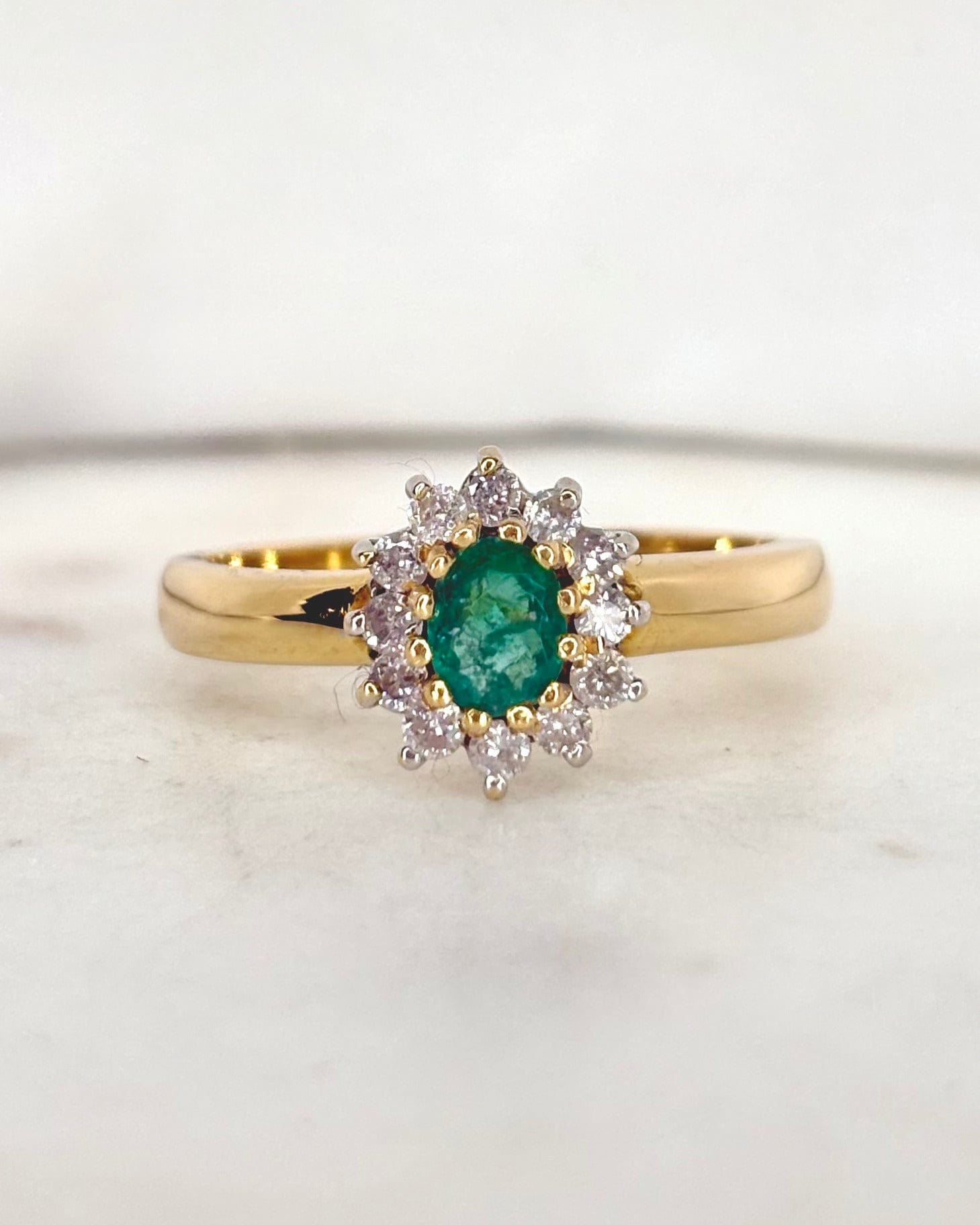 Bague Marguerite Émeraude &amp; Diamants "Auriane" - Elliade Paris