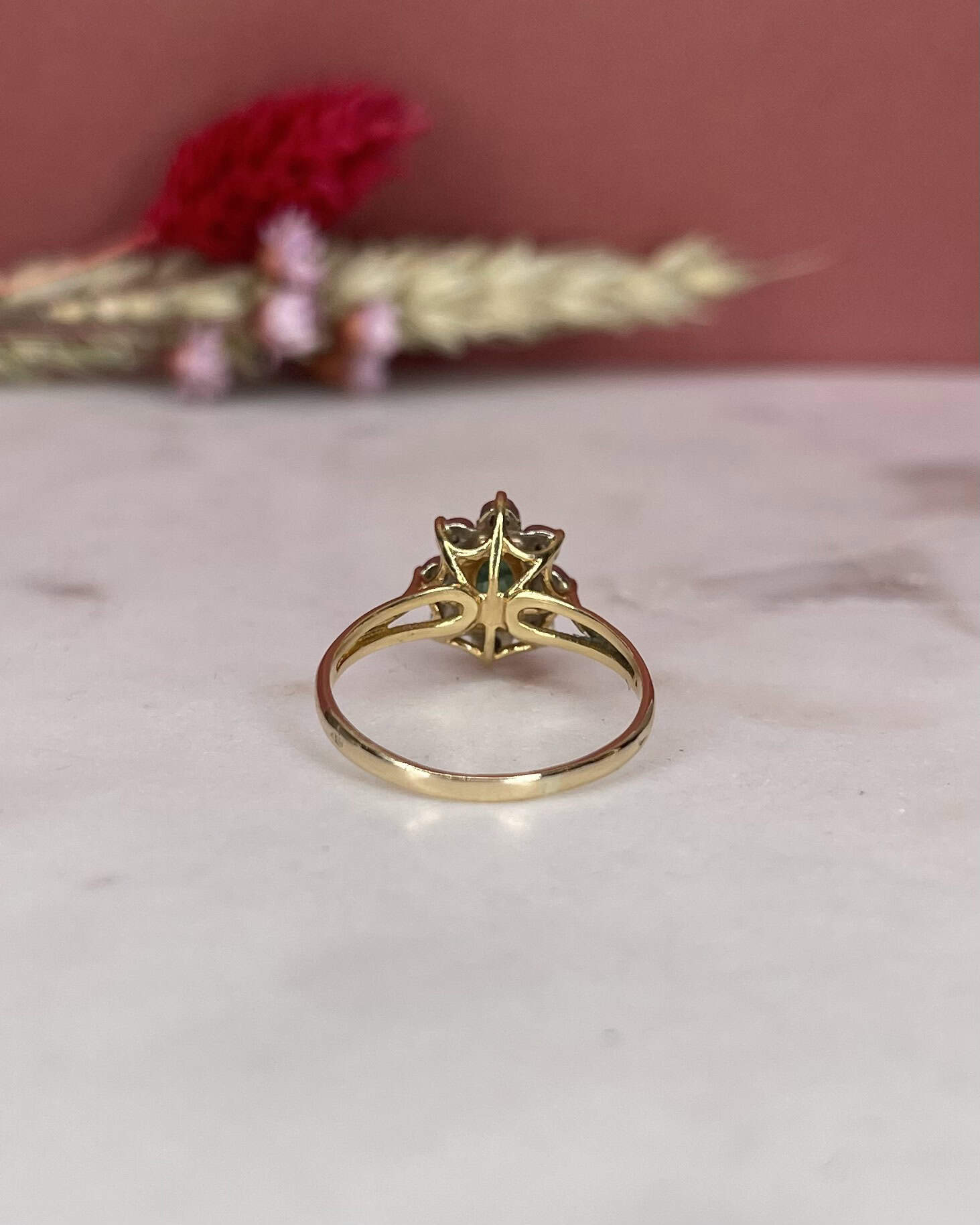 Bague Marguerite Émeraude &amp; Diamants "Aya" - Elliade Paris