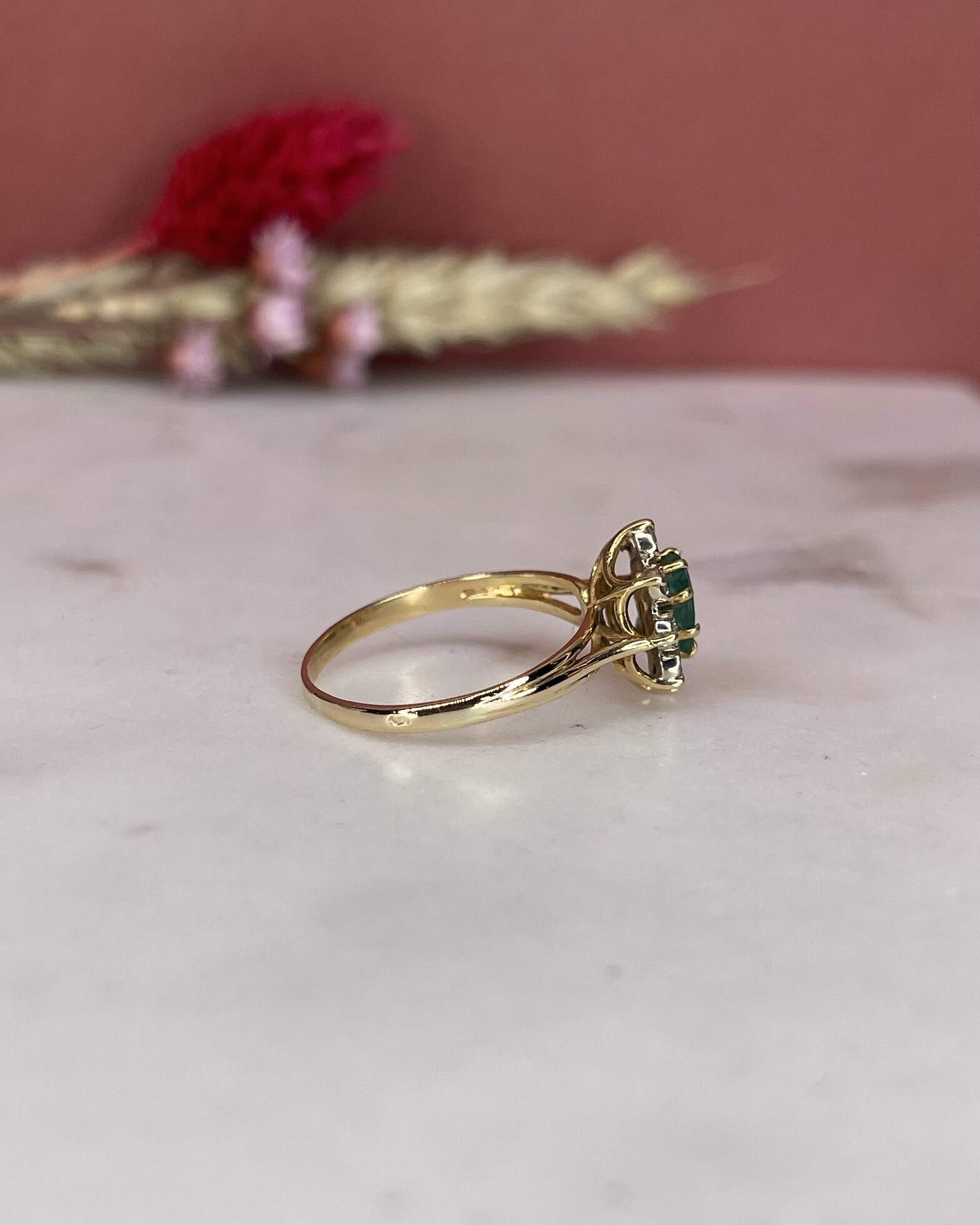 Bague Marguerite Émeraude &amp; Diamants "Aya" - Elliade Paris