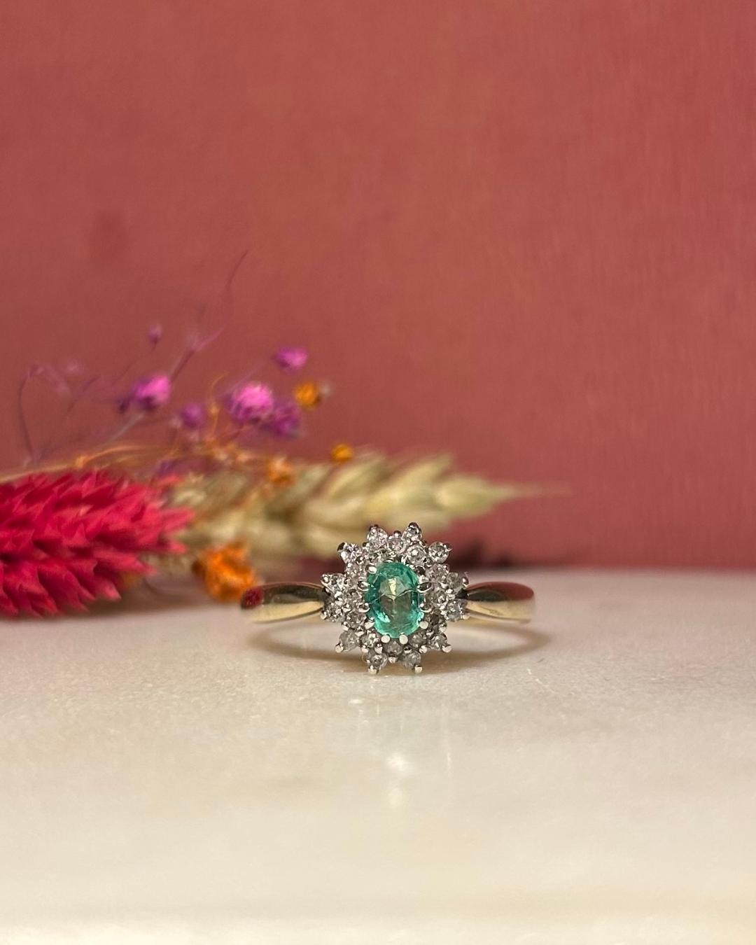 Bague Marguerite Émeraude &amp; Diamants "Camille" - Elliade Paris