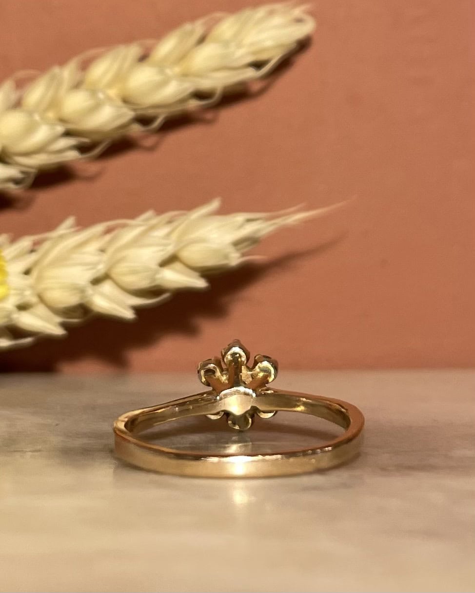 Bague Marguerite Émeraude &amp; Diamants "Cécile" - Elliade Paris