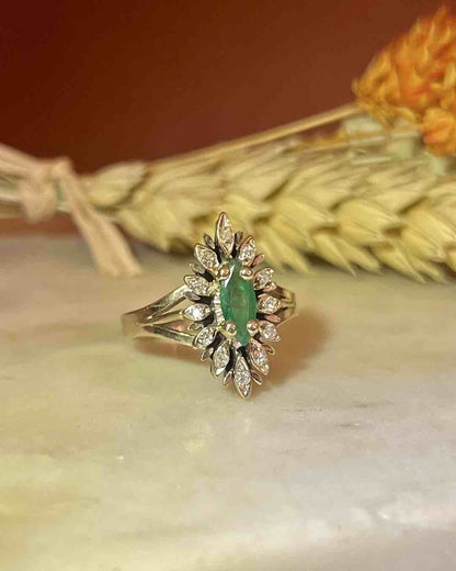 Bague Marguerite émeraude &amp; diamants &quot;Chélia&quot; - Elliade Paris