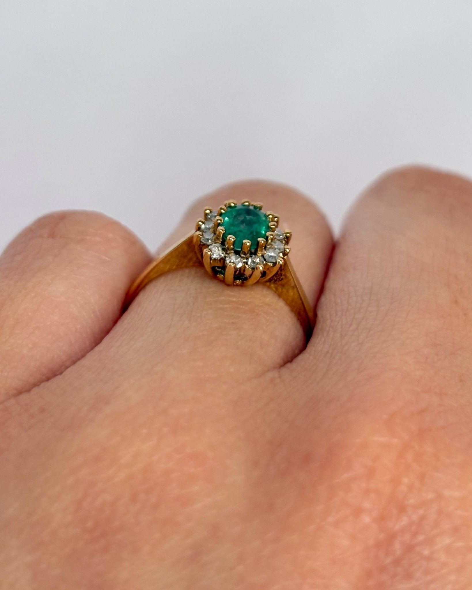 Bague Marguerite Émeraude &amp; Diamants "Christie" - Elliade Paris