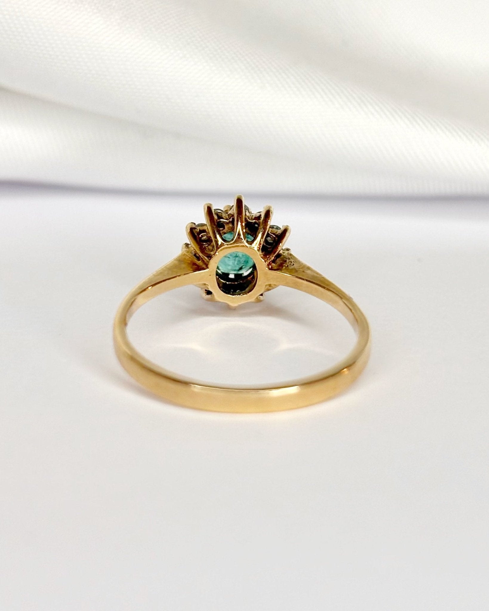 Bague Marguerite Émeraude &amp; Diamants "Christie" - Elliade Paris