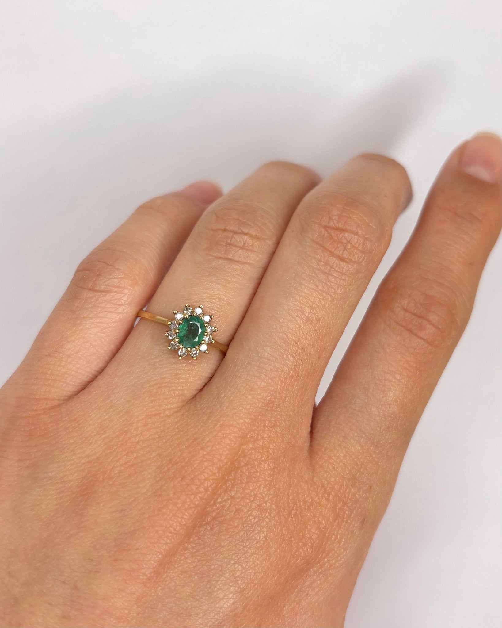 Bague Marguerite Émeraude &amp; Diamants "Christie" - Elliade Paris
