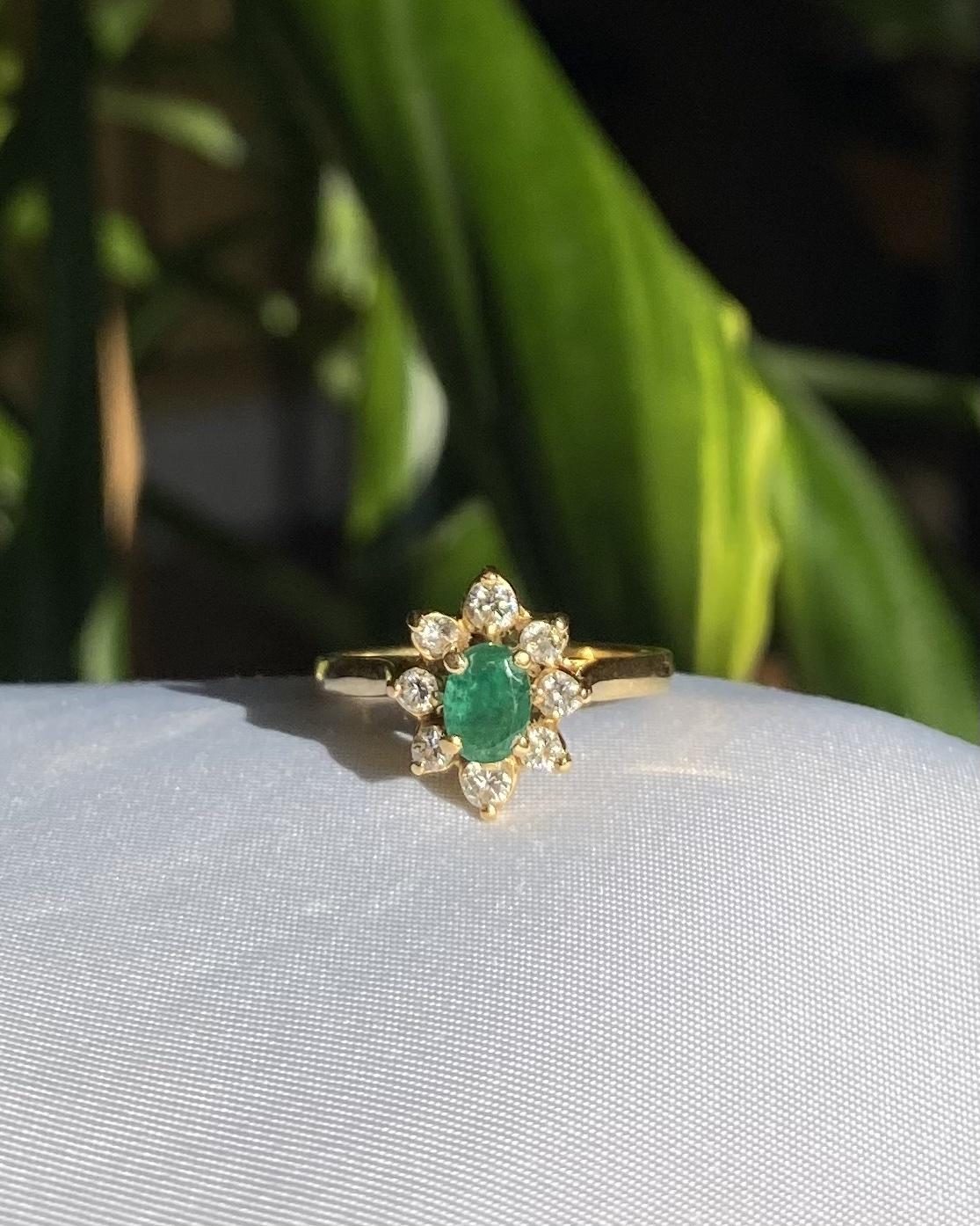Bague Marguerite émeraude &amp; diamants "Daniela" - Elliade Paris
