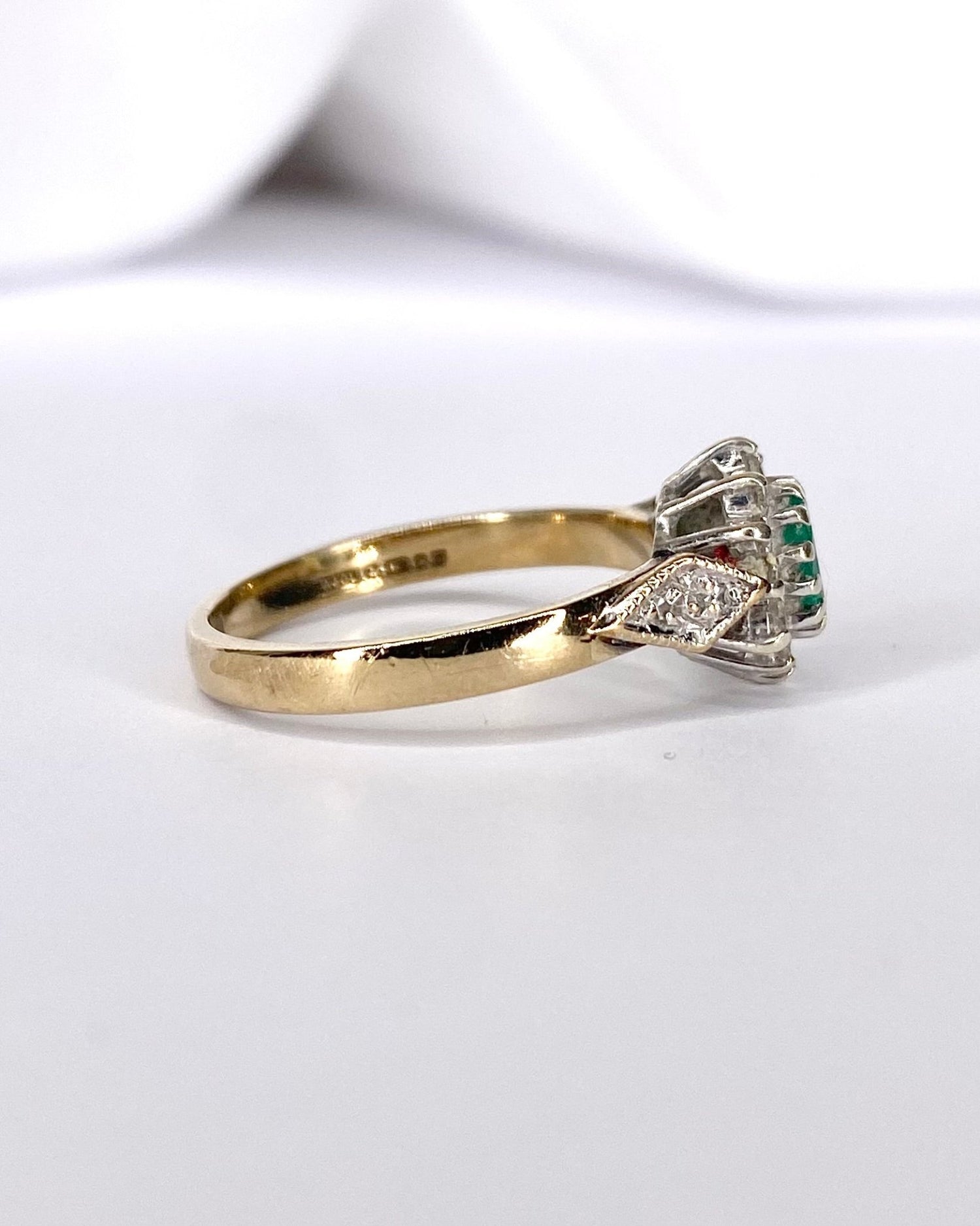 Bague Marguerite Émeraude &amp; Diamants "Déborah" - Elliade Paris