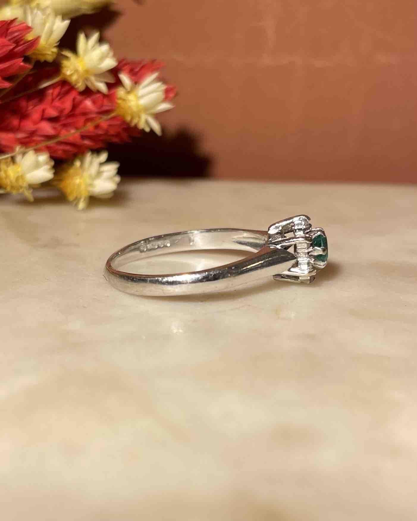 Bague Marguerite Emeraude &amp; Diamants &quot;Doriane&quot; - Elliade Paris