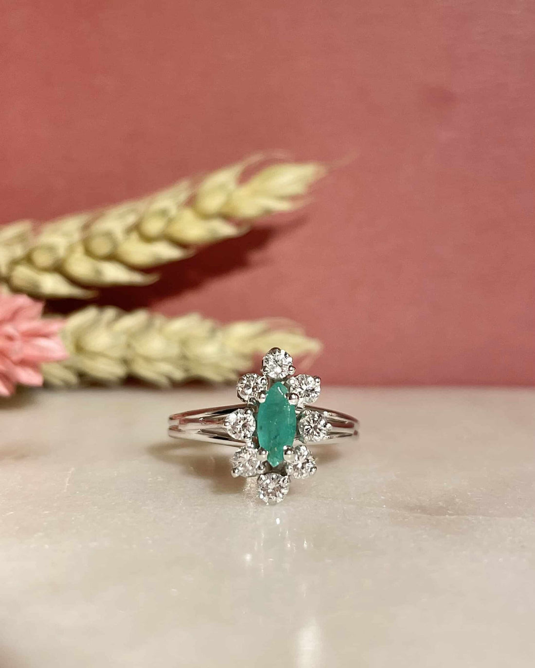 Bague Marguerite Émeraude &amp; Diamants &quot;Camilea&quot;