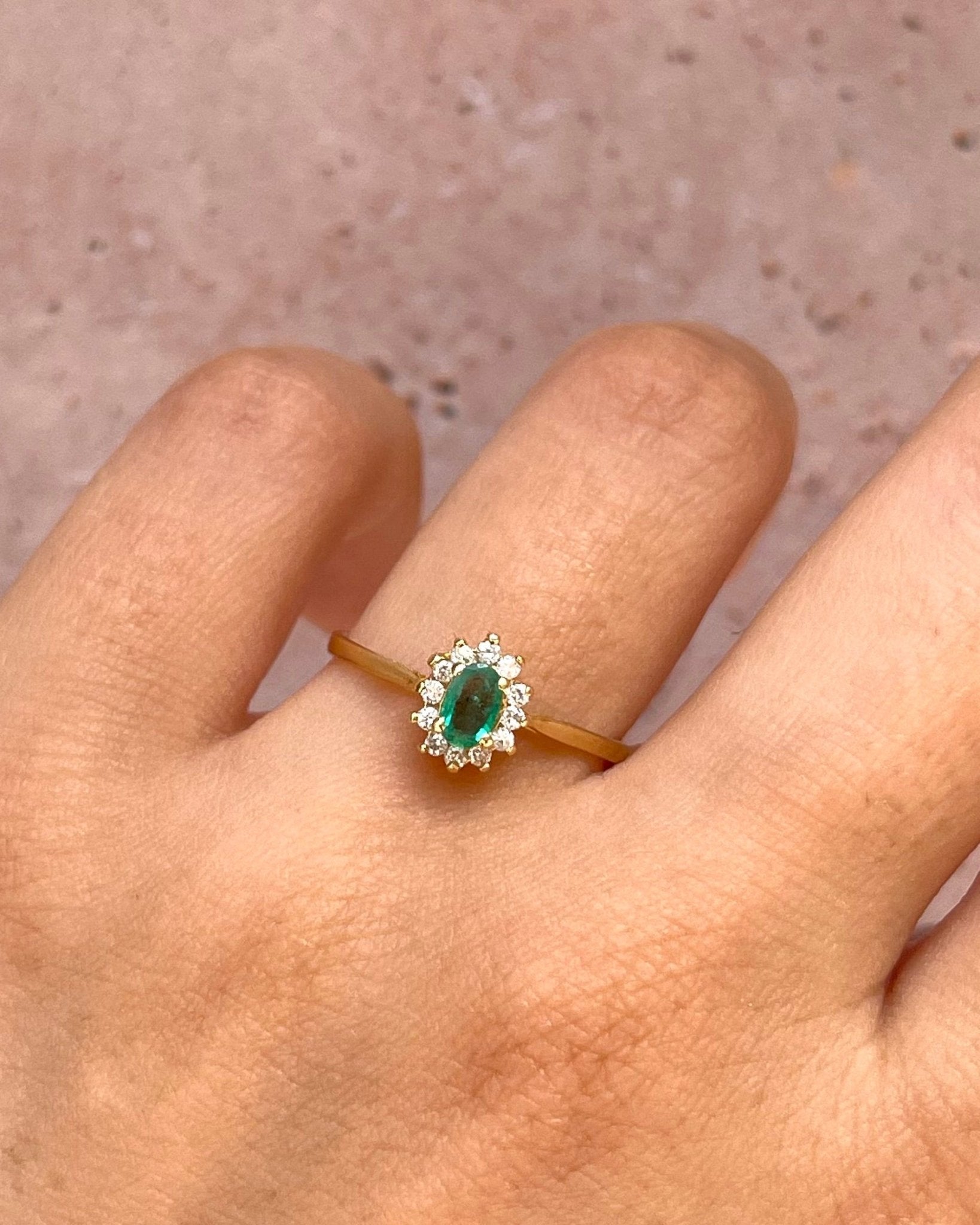 Bague Marguerite Émeraude &amp; Diamants "Evana" - Elliade Paris