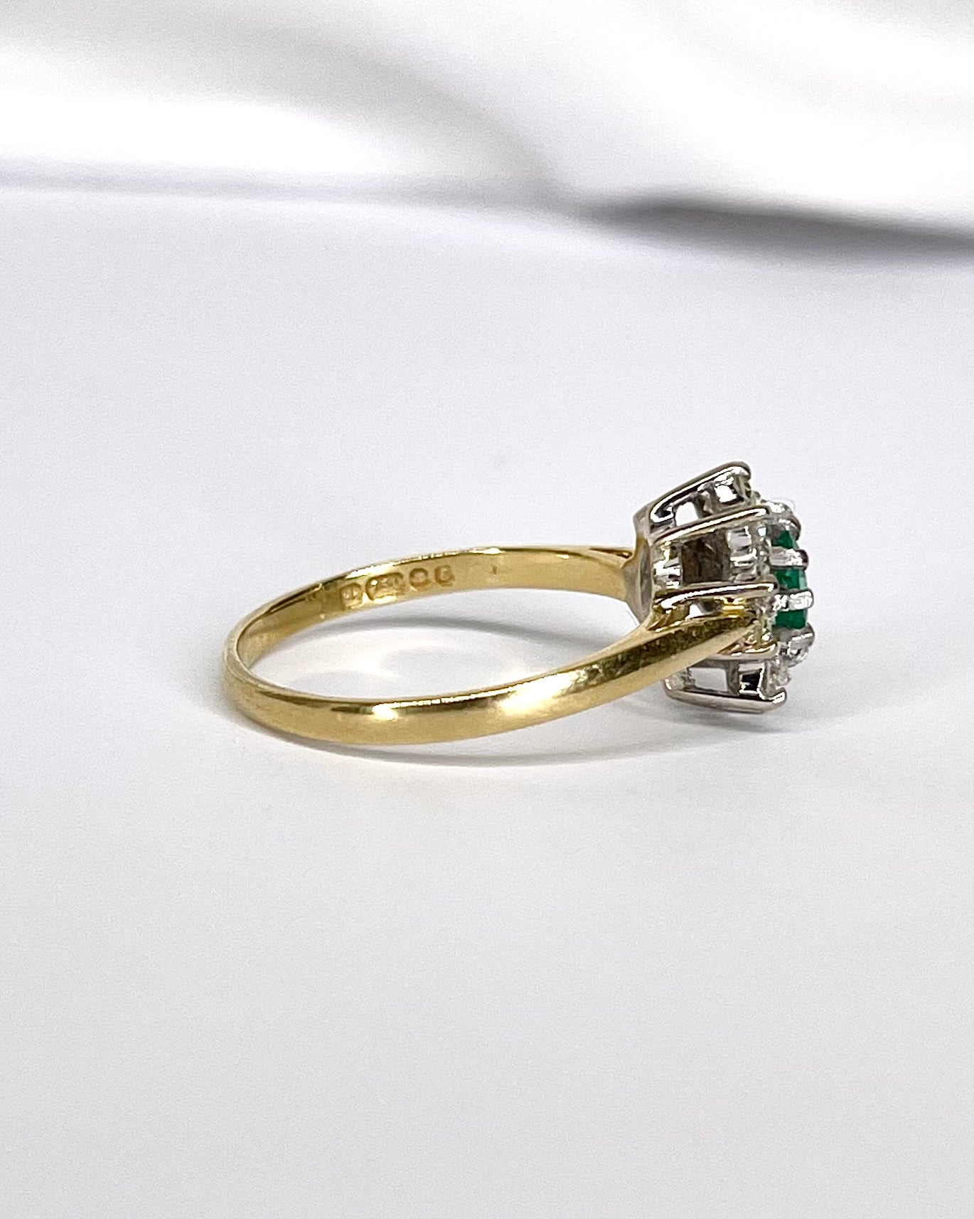 Bague Marguerite Émeraude &amp; Diamants "Florie" - Elliade Paris