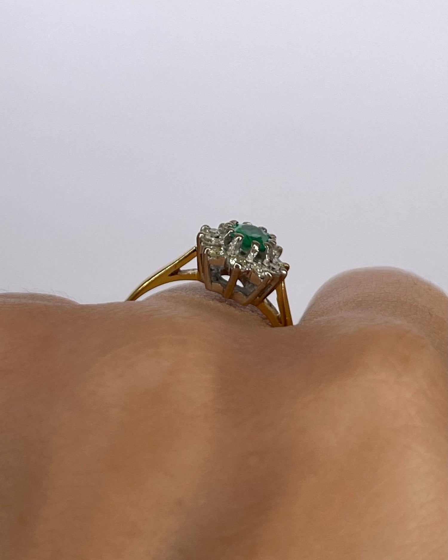 Bague Marguerite Émeraude &amp; Diamants "Florie" - Elliade Paris