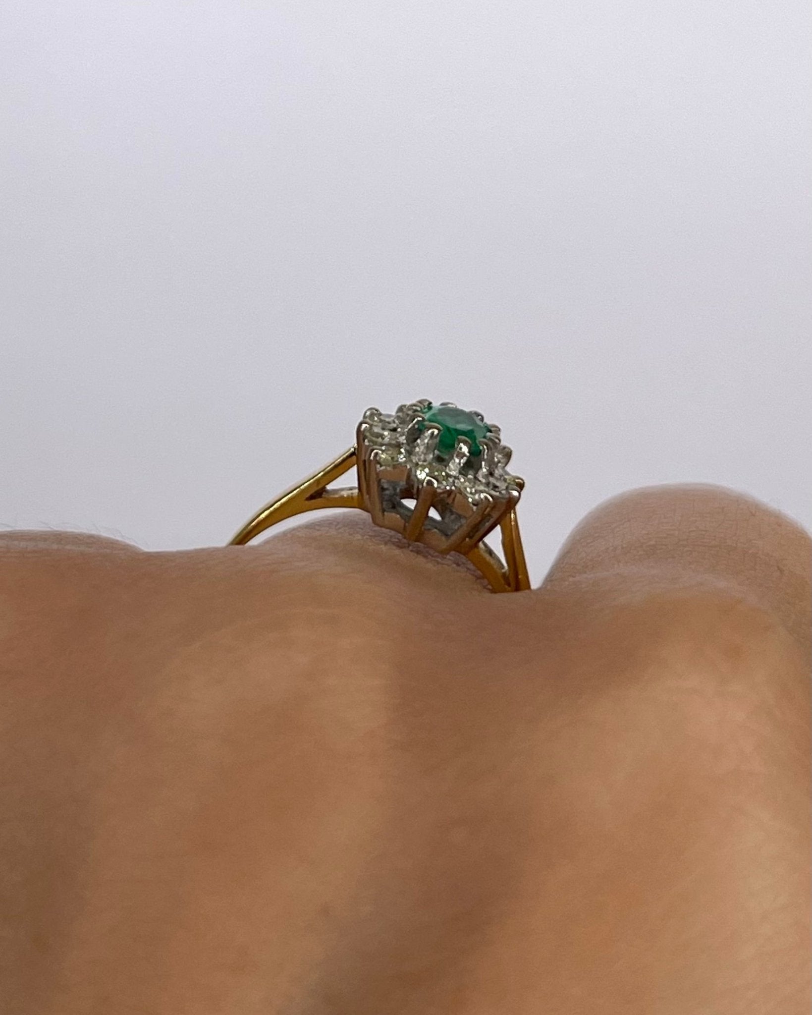 Bague Marguerite Émeraude &amp; Diamants "Florie" - Elliade Paris