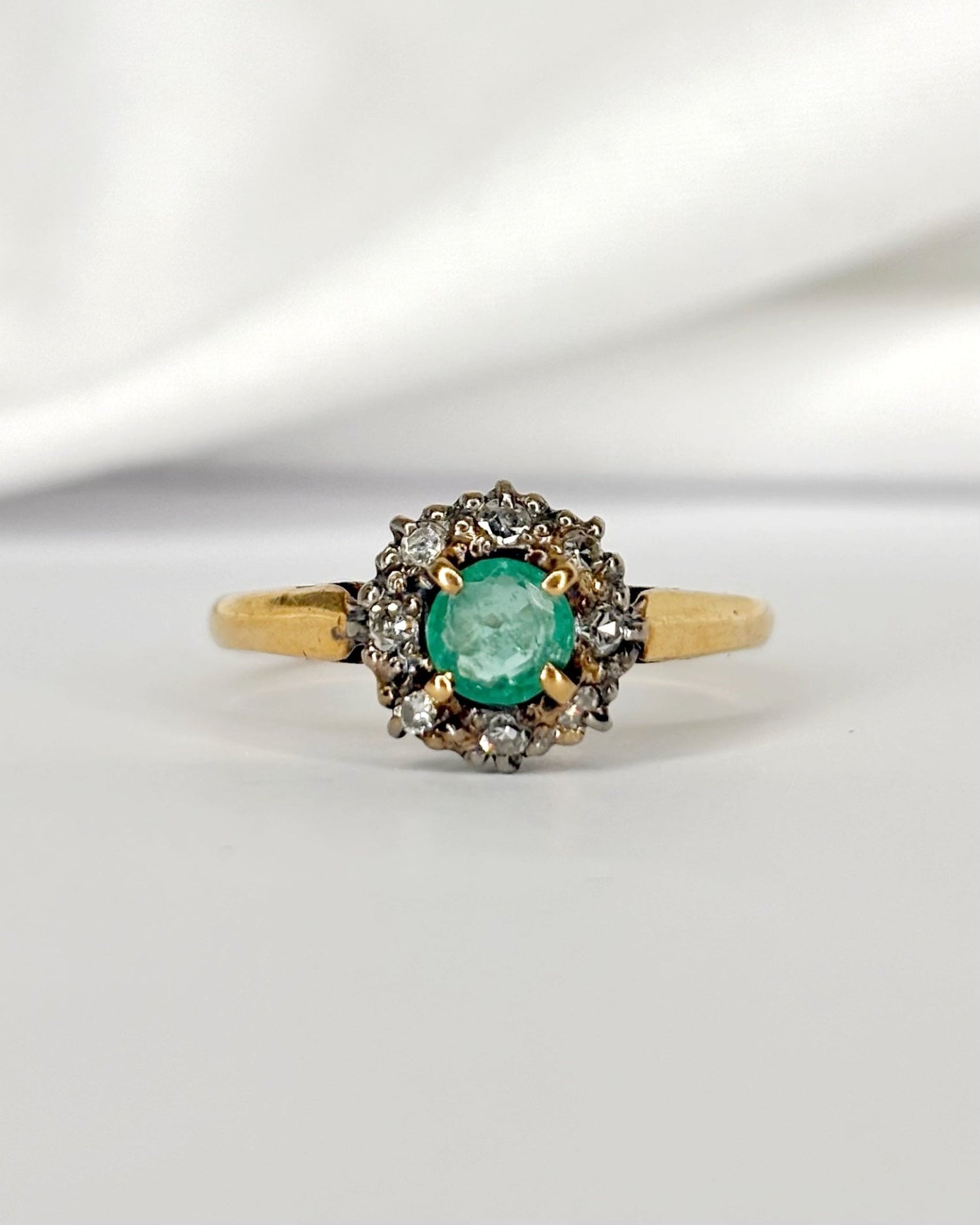 Bague Marguerite Émeraude &amp; Diamants "Garance" - Elliade Paris