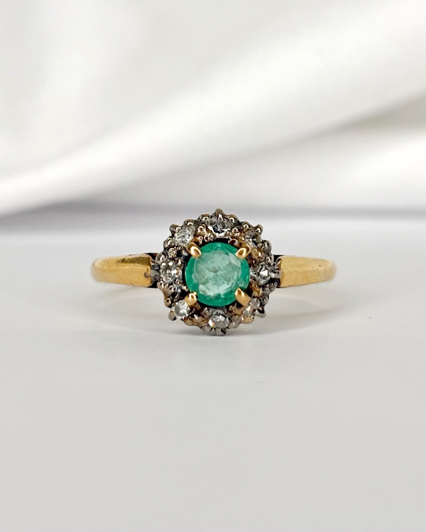 Bague Marguerite Émeraude &amp; Diamants "Garance" - Elliade Paris