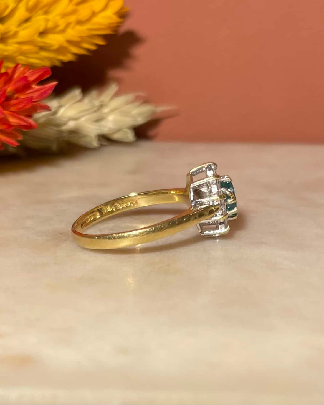Bague Marguerite Émeraude &amp; Diamants &quot;Giovani&quot; - Elliade Paris