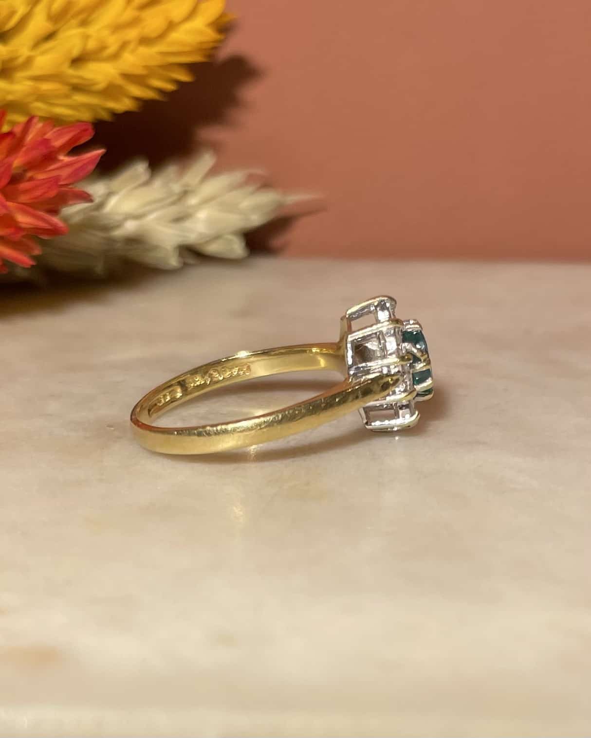 Bague Marguerite Émeraude &amp; Diamants "Giovani" - Elliade Paris