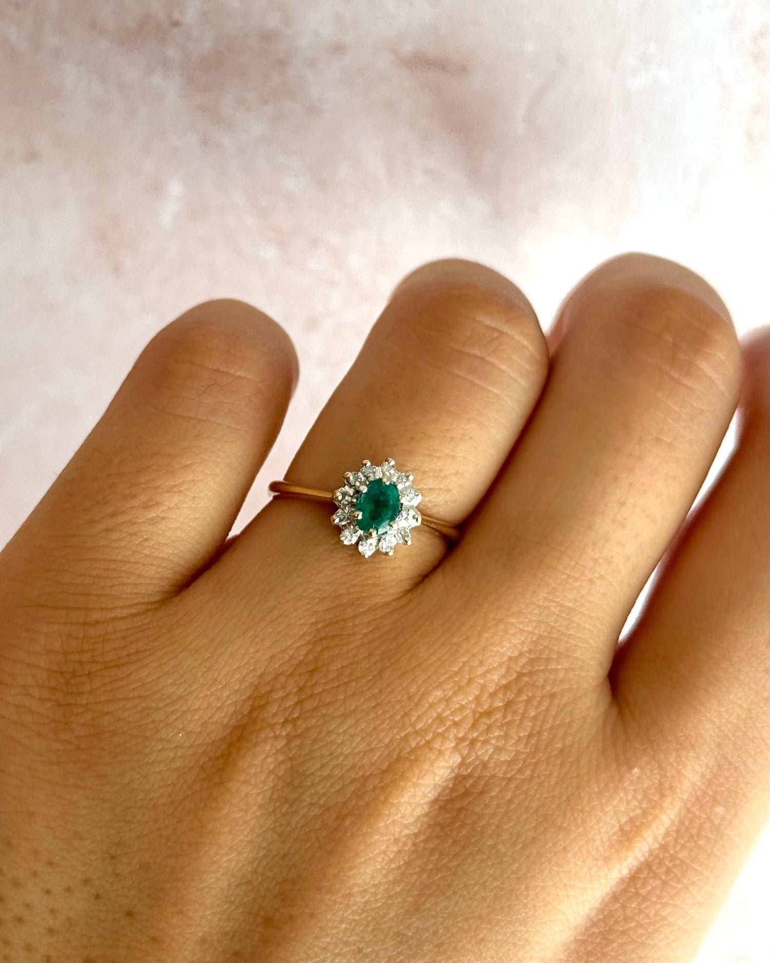 Bague Marguerite Émeraude &amp; Diamants "Gloria" - Elliade Paris