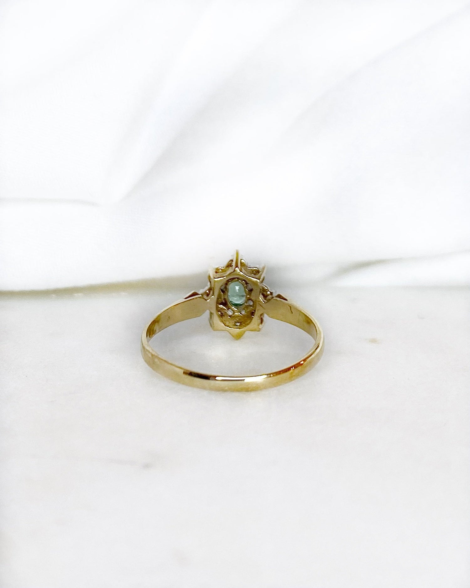 Bague Marguerite Émeraude &amp; Diamants &quot;Illéa&quot; - Elliade Paris