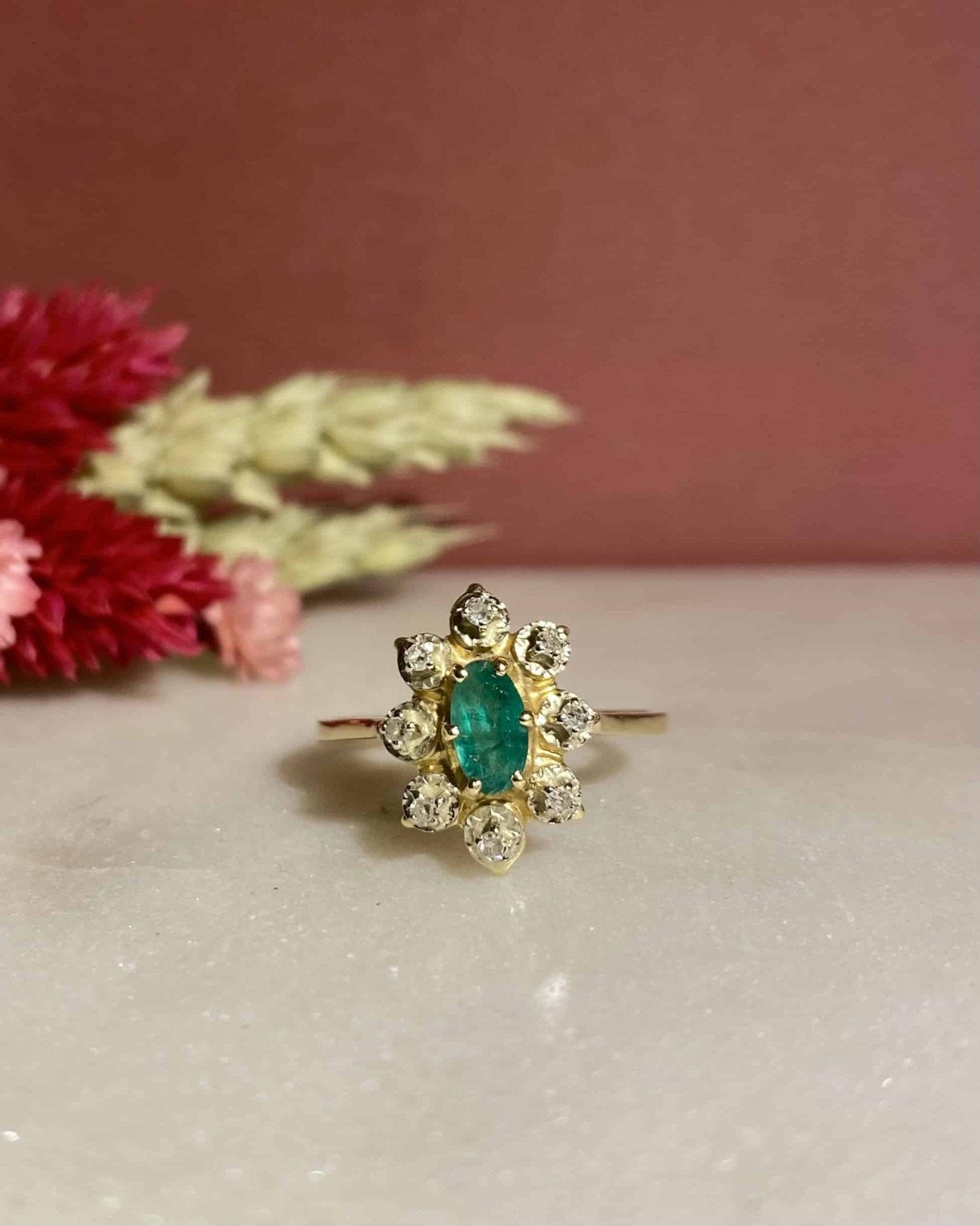 Bague Marguerite Émeraude &amp; Diamants "Inès" - Elliade Paris