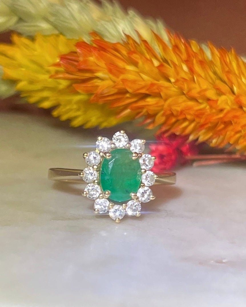 Bague Marguerite Émeraude &amp; Diamants "Ingrid" - Elliade Paris