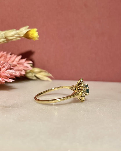 Bague Marguerite Émeraude &amp; Diamants &quot;Ireyel&quot; - Elliade Paris