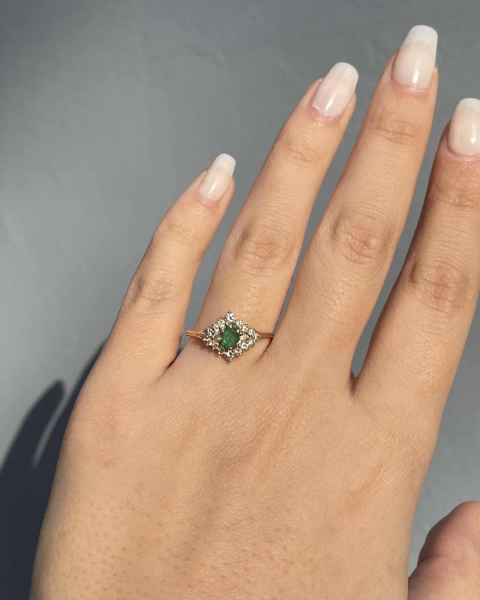 Bague Marguerite Émeraude &amp; Diamants "Ireyel" - Elliade Paris