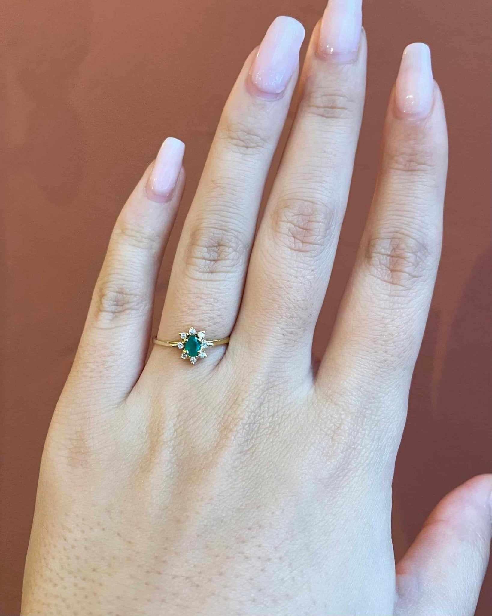 Bague Marguerite Émeraude &amp; Diamants &quot;Izabella&quot; - Elliade Paris