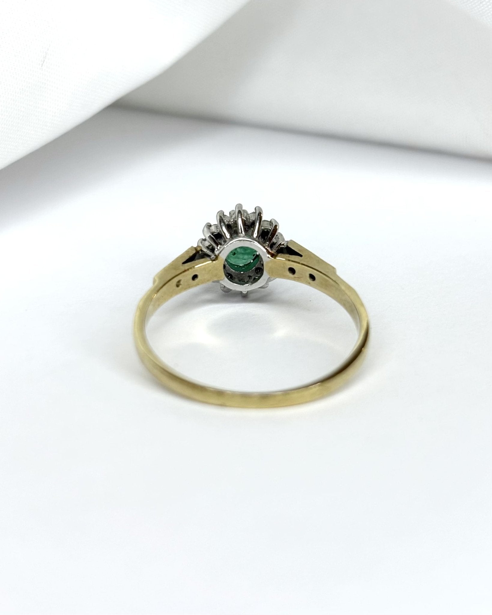 Bague Marguerite Émeraude &amp; Diamants "Jolene" - Elliade Paris