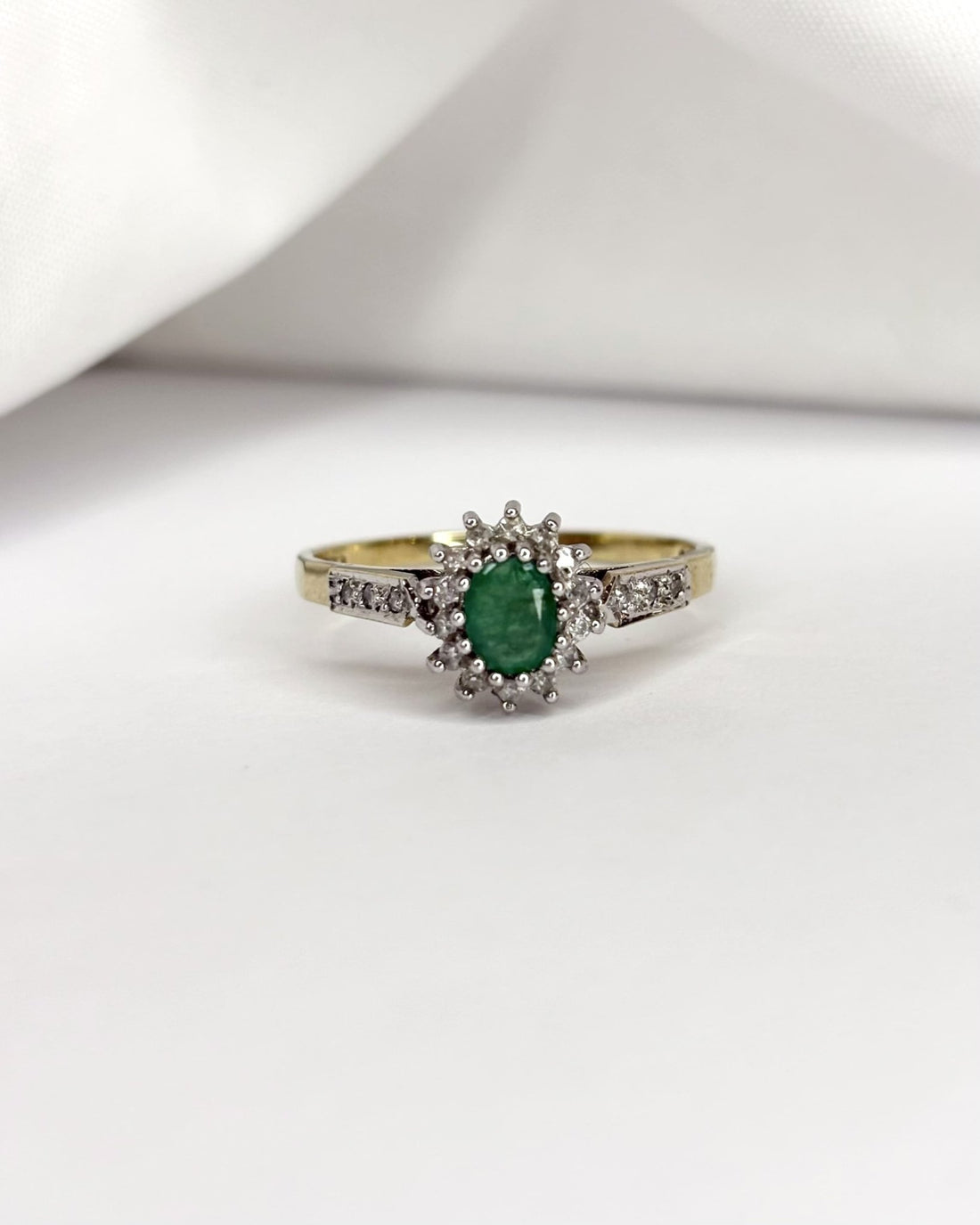 Bague Marguerite Émeraude &amp; Diamants &quot;Jolene&quot; - Elliade Paris