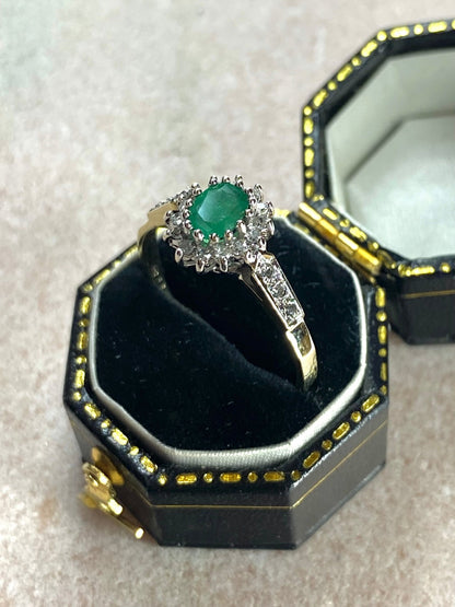 Bague Marguerite Émeraude &amp; Diamants "Jolene" - Elliade Paris