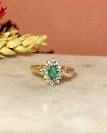 Bague Marguerite Emeraude &amp; Diamants &quot;Kacie&quot; - Elliade Paris