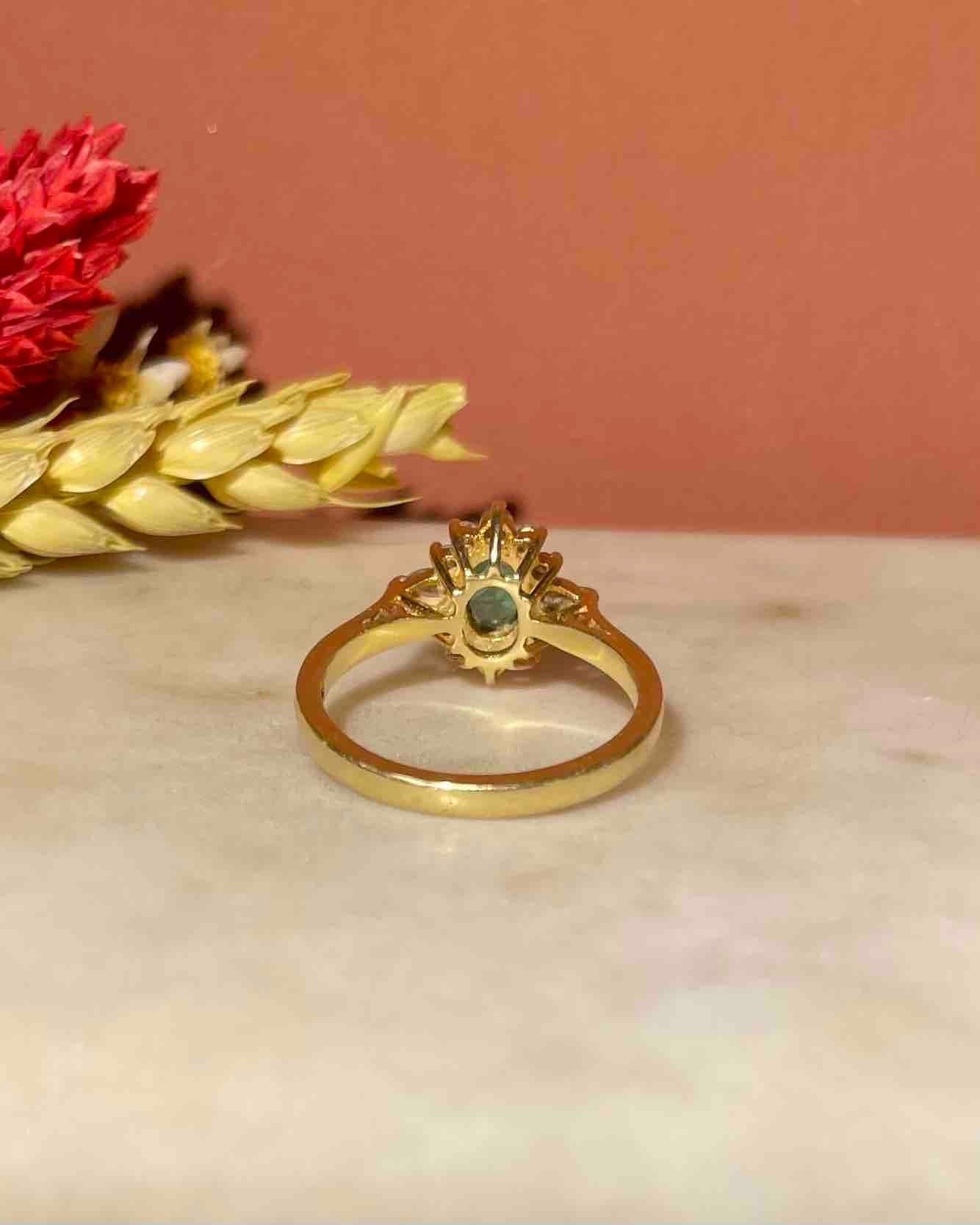 Bague Marguerite Emeraude &amp; Diamants "Kacie" - Elliade Paris