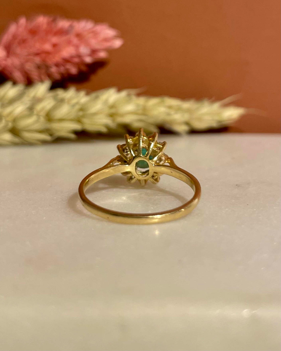 Bague Marguerite Émeraude &amp; Diamants &quot;Khalisa&quot; - Elliade Paris