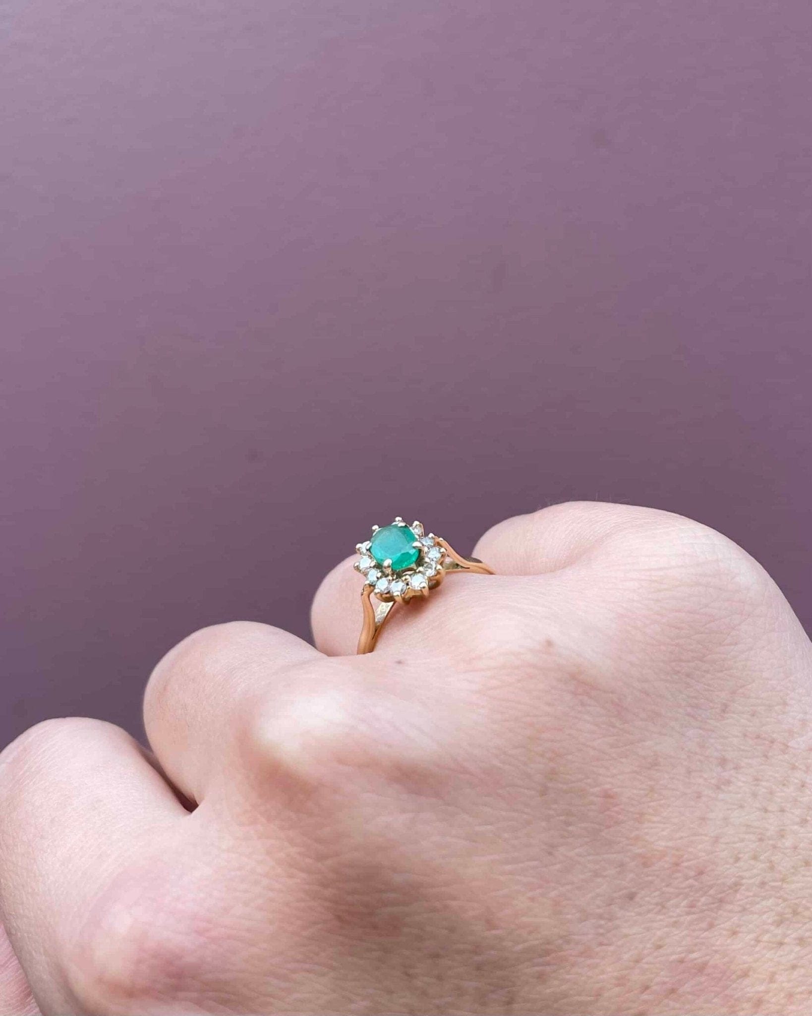 Bague Marguerite Émeraude &amp; Diamants "Khalisa" - Elliade Paris