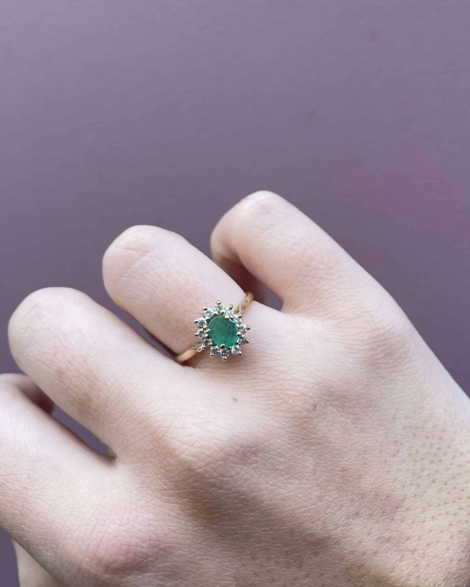 Bague Marguerite Émeraude &amp; Diamants "Khalisa" - Elliade Paris