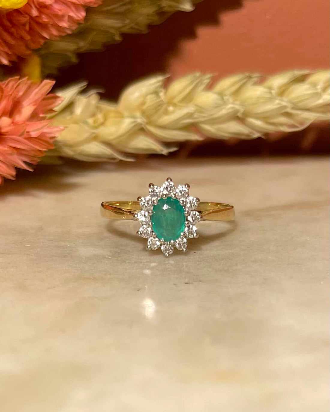 Bague Marguerite Émeraude &amp; Diamants &quot;Krista&quot; - Elliade Paris
