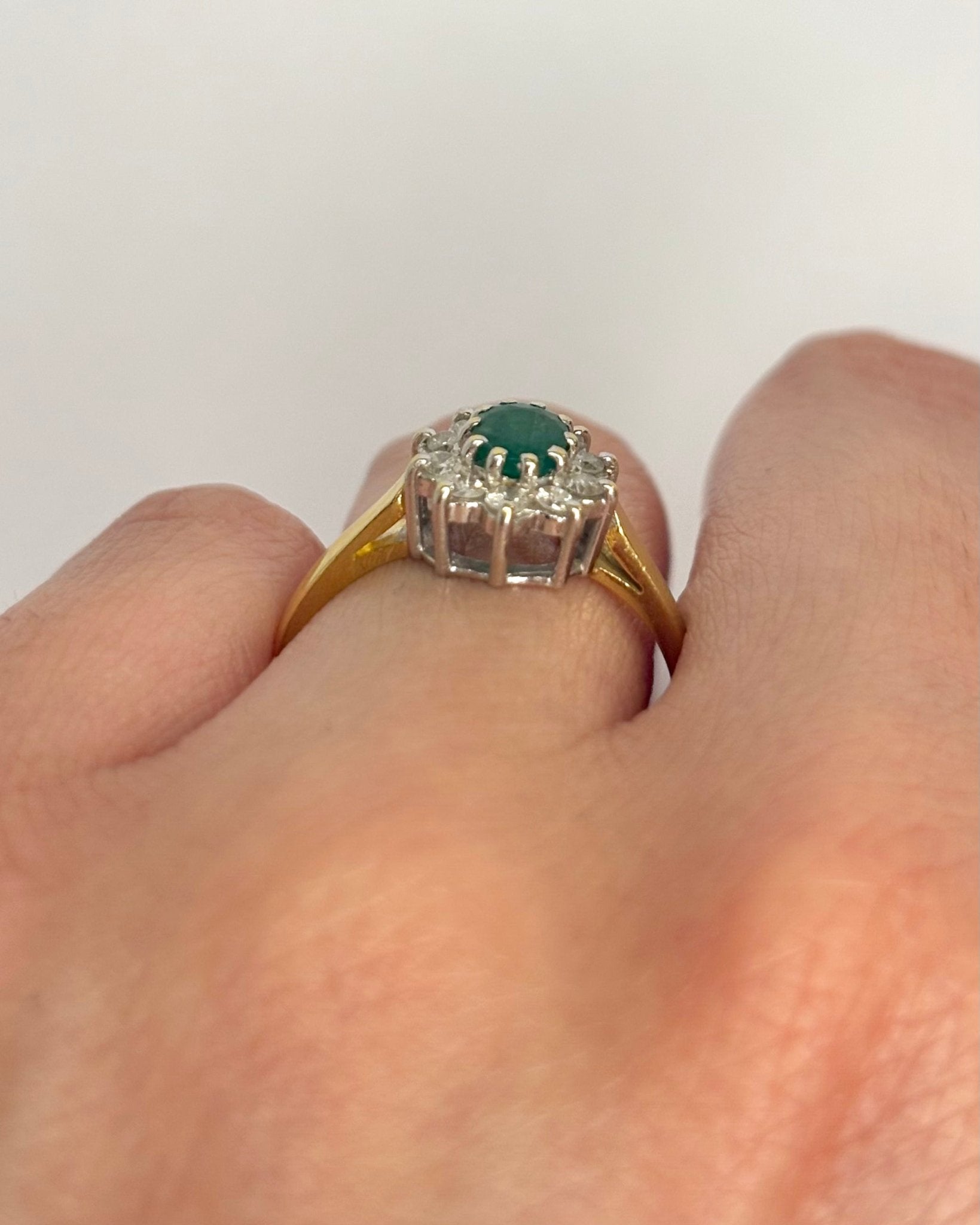 Bague Marguerite Émeraude &amp; Diamants "Léandre" - Elliade Paris