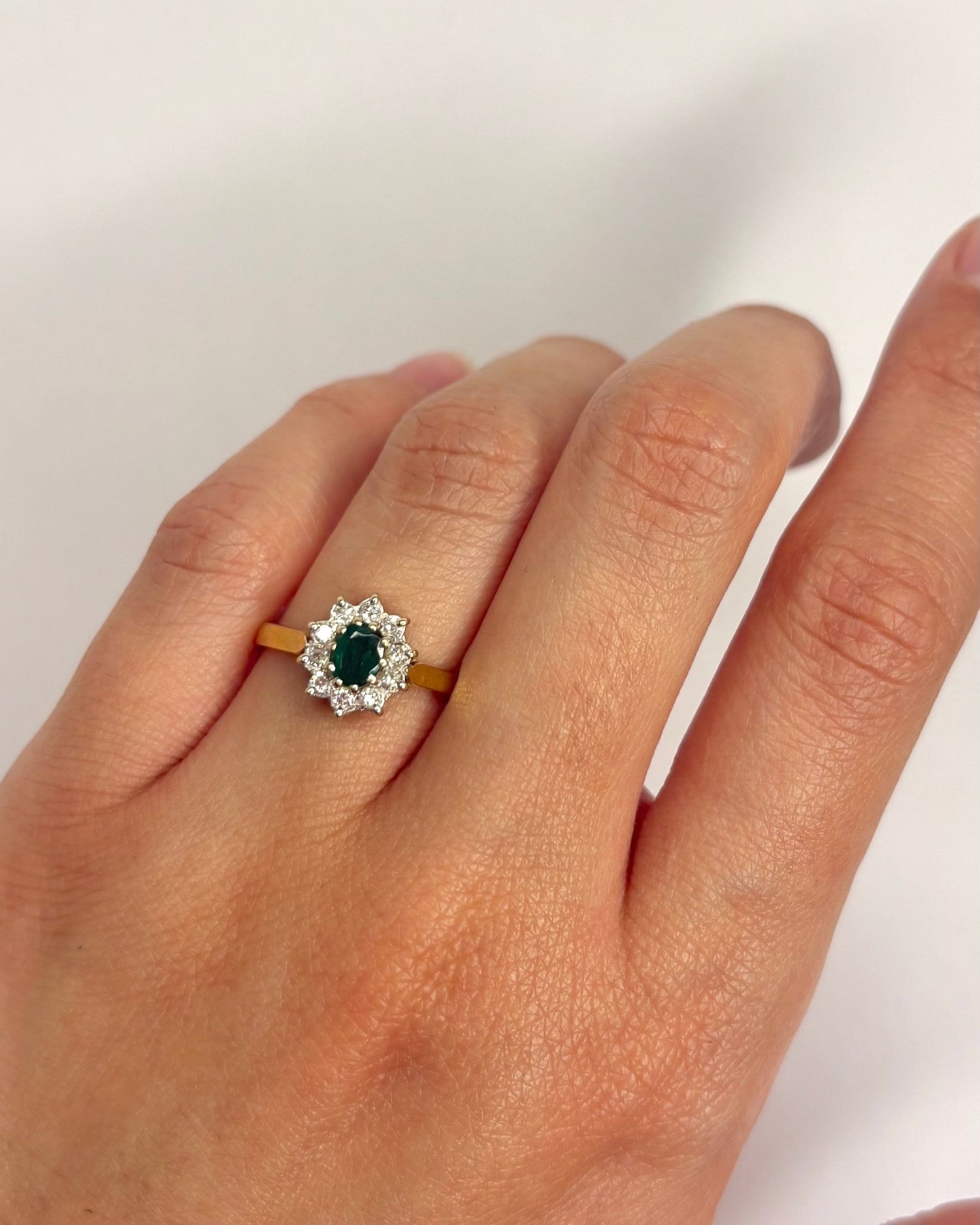 Bague Marguerite Émeraude &amp; Diamants "Léandre" - Elliade Paris
