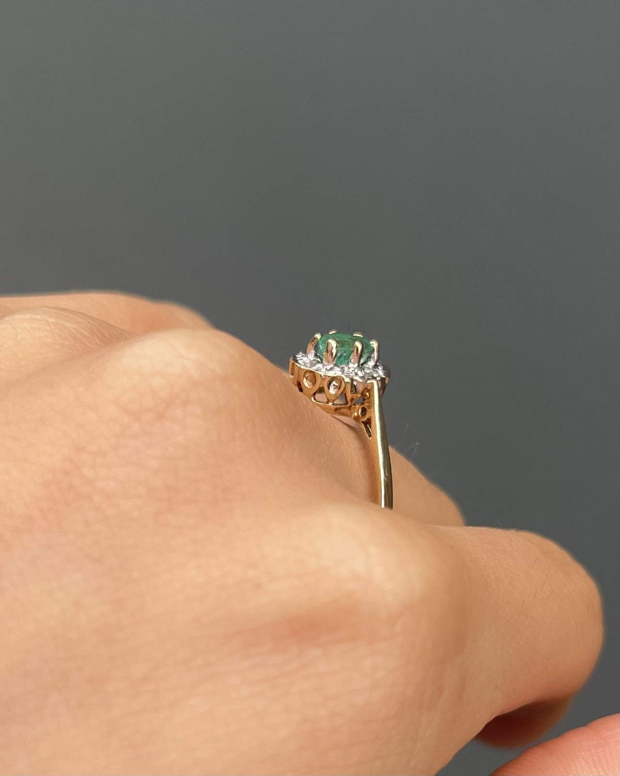 Bague Marguerite Émeraude &amp; Diamants "Lenie" - Elliade Paris