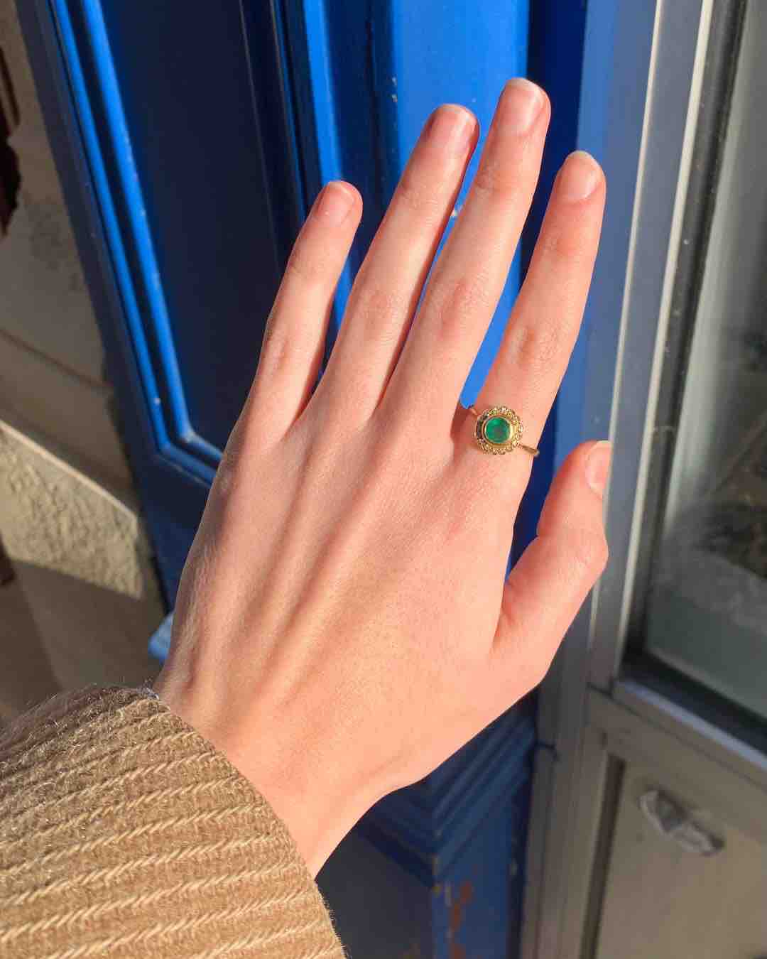 Anillo "Louise" con margaritas de esmeralda y diamantes