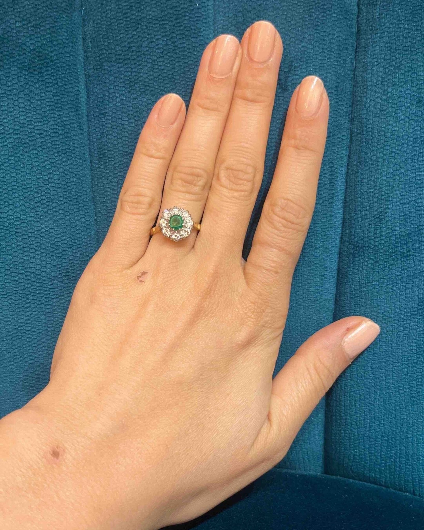 Bague Marguerite Émeraude &amp; Diamants "Loulie" - Elliade Paris