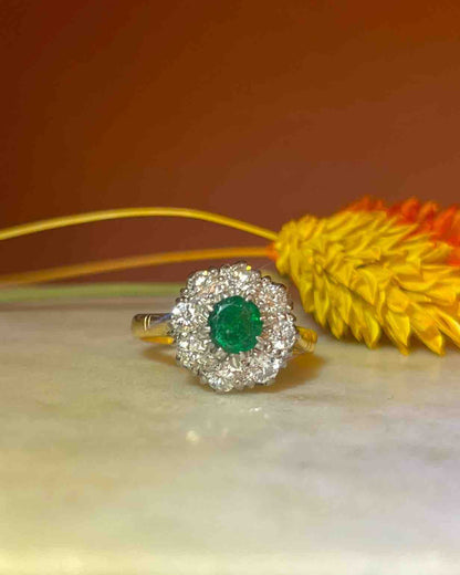 Bague Marguerite Émeraude &amp; Diamants &quot;Loulie&quot; - Elliade Paris