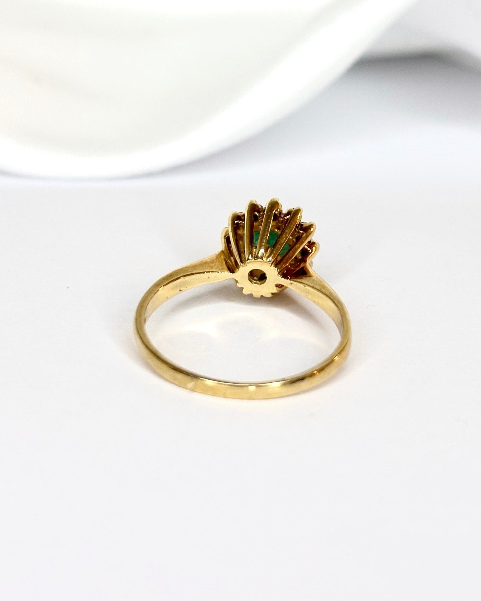 Bague Marguerite Émeraude &amp; Diamants "Louna" - Elliade Paris
